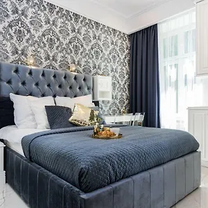 https://golden-fish-new-apartment-old-town.krakowhotelspoland.com